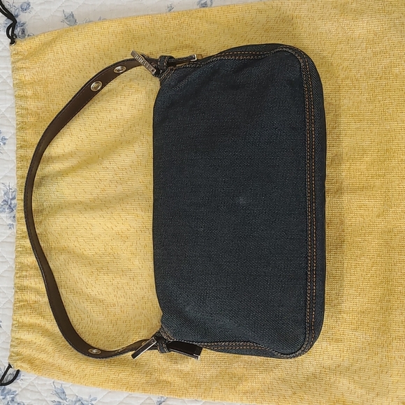 Sold Fendi denim baguette shoulder bag - Picture 2 of 14